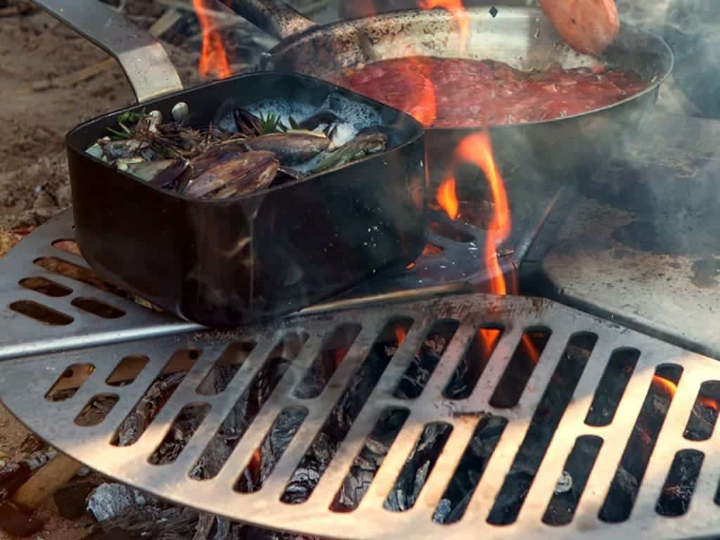 Spare Tire Mount Braai/BBQ Grate - by Front Runner – Wolf Customs | 4x4 Accessories and Fitment Spare Tire Mount Braai/BBQ Grate - by Front Runner